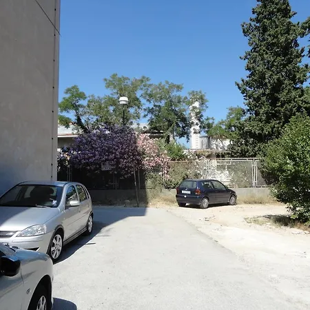 Sani Apartment *