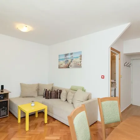 Sani Apartment *